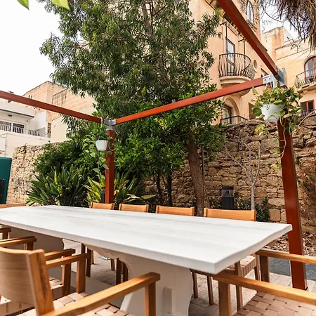 1 At Palazzo Seraphim Boutique Living In St Julians ゲストハウス Saint Julian's