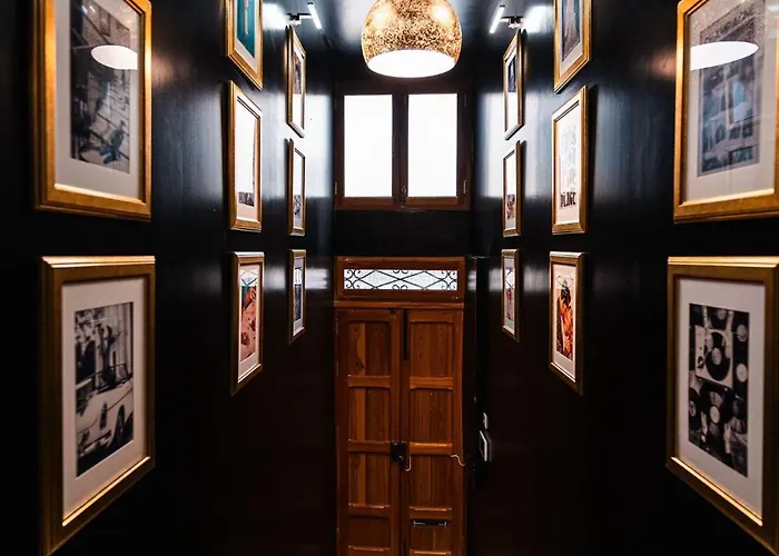 1 At Palazzo Seraphim Boutique Living In St Julians Гостевой дом