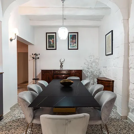 Gasthof 1 At Palazzo Seraphim Boutique Living In St Julians San Ġiljan
